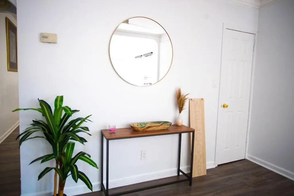 Beautiful 3-Bedroom Home In Brooklyn With Parking New York 0*,