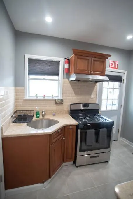 Beautiful 3-Bedroom Home In Brooklyn With Parking New York