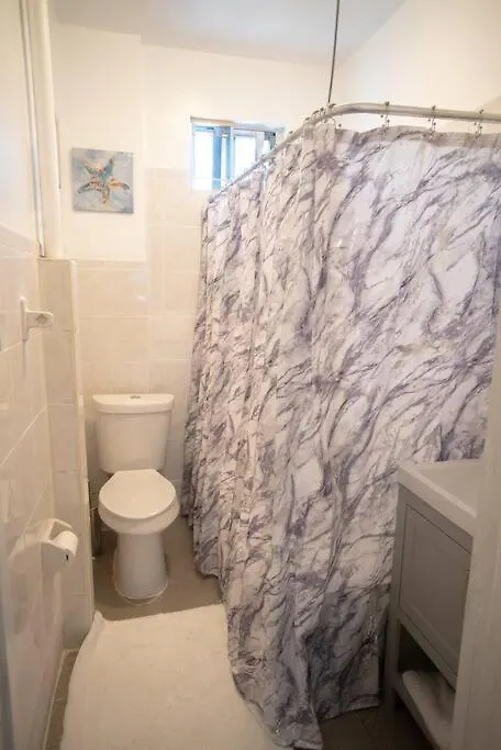 Beautiful 3-Bedroom Home In Brooklyn With Parking New York